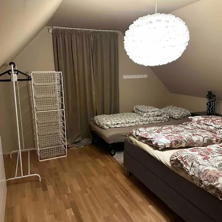 Cozy Loft In Apartment *